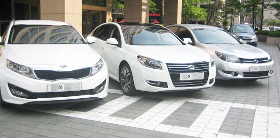 １年以上自動車を借りる「長期レンタル族」が増えている。業界トップのｋｔ錦湖レンタカーの場合、２００９年に１５４３台だった個人向け長期レンタカーが昨年は２万３８２２台と１５倍以上に増えた。（写真＝中央フォト）