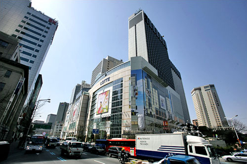 韓国人からの高い人気を受け、新しい日本のお菓子ブランドがどんどん上陸している韓国。日本では各地に行かないと食べられないご当地スイーツが、韓国ではソウルで一度に堪能可能！観光の合間にぜひデパ地下にも足を運んでみてください。