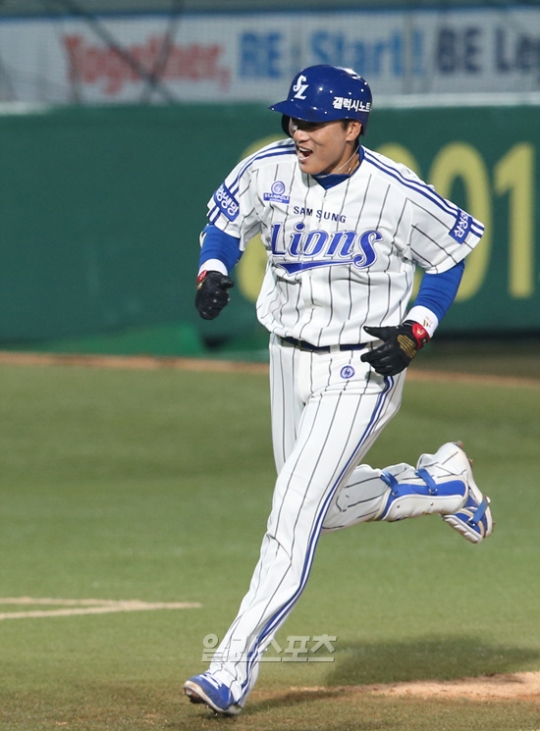 ４００号本塁打を目前にした李承ヨプ。