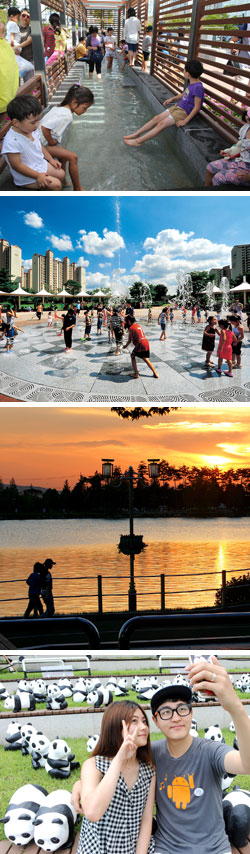 上から松島・セントラルパーク海水足浴、九里・長子湖公園の噴水台、一山湖水公園の散歩道、石村湖水公園でパンダと認証ショットを撮る若者たち。