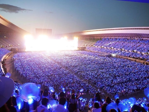 ２２日、大阪ヤンマースタジアム長居で開催されたａｖｅｘ主催の音楽フェスティバル「ａ－ｎａｔｉｏｎ」の会場の様子