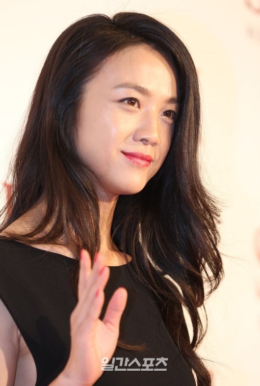 ３日、ソウルで行われたＳＫ－ＩＩの「ピテラ・ナイト」イベントに参加した女優のタン・ウェイ。