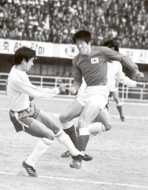 車範根（チャ・ボムグン）は韓日戦で通算最多ゴールを決めた「日本キラー」だった。車範根は７５年８月のメルデカカップ日本戦でハットトリックを達成した。（写真＝大韓サッカー協会）