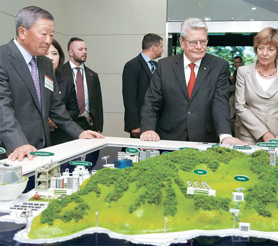訪韓中の独大統領 ｌｇディスプレイ坡州工場を訪問 Joongang Ilbo 中央日報