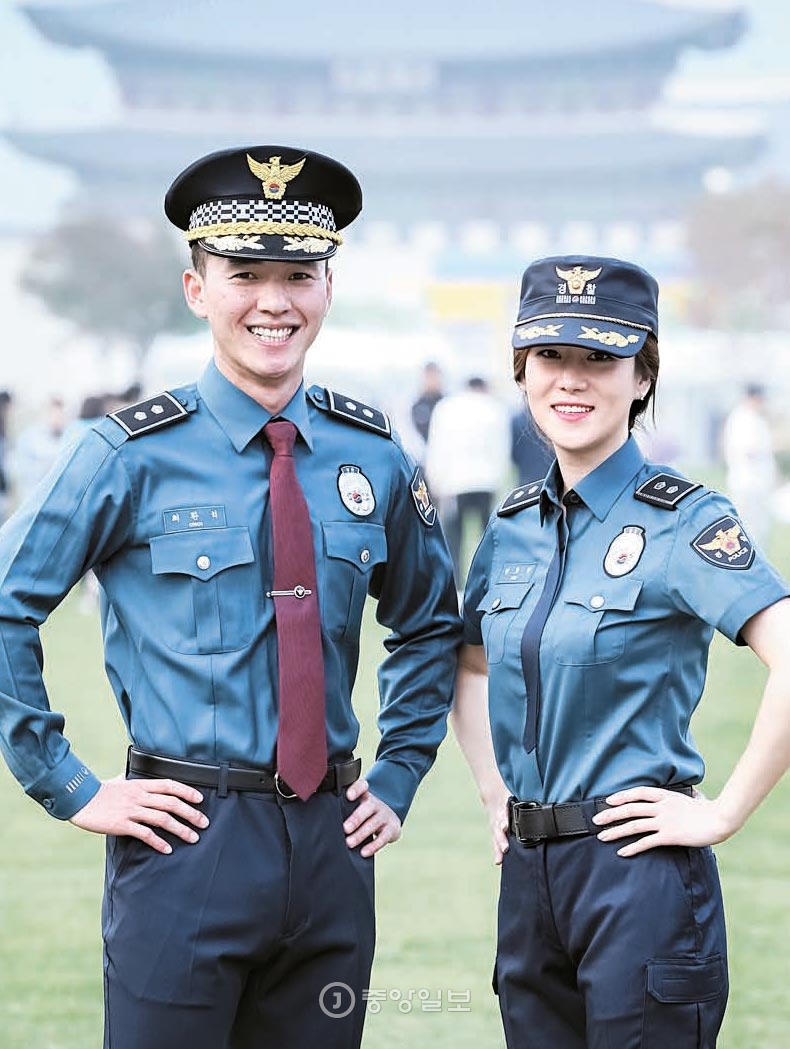 写真 より凛々しく新しくなった警察官の制服 韓国 ソウル Joongang Ilbo 中央日報
