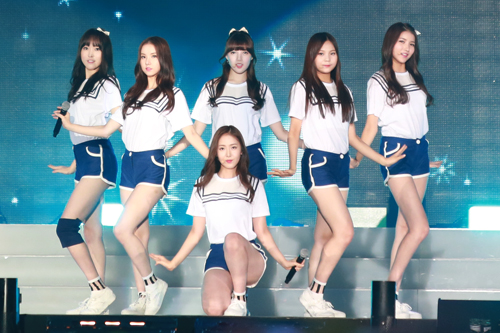 ＧＦＲＩＥＮＤ（ヨジャチング、写真）やＳＥＶＥＮＴＥＥＮ、ＧＯＴ７などＫ－ＰＯＰアイドルにも高校３年生多し！一般の受験生同様試験に臨みました。