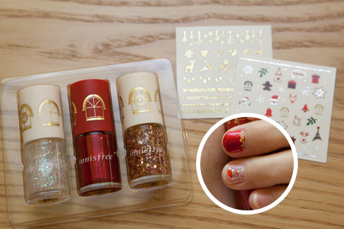 セットは赤と緑の２種類。それぞれ３種類のカラーと２種類のクリスマスネイルシールがついています。ホワイトラメには「天使がふりまく雪」、赤色には「サンタさんのサプライズ・プレゼント」、ゴールドラメには「甘いオルゴール・メロディ」と、ロマンチックな名前も。