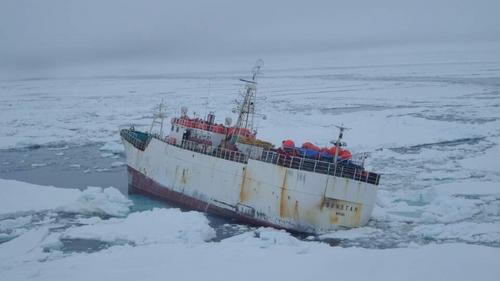 サンスター号の救助が完了した（写真＝海洋水産部提供）