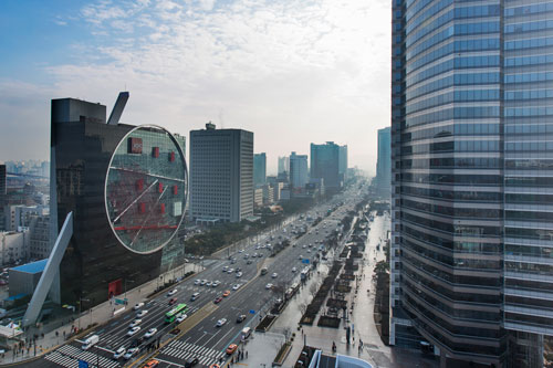 もうすぐ２０１６年！大晦日の今日はあちこちでカウントダウンが行なわれます。江南（カンナム）にある「ＣＯＥＸ（コエックス）」と永東大路（ヨンドンデロ）一帯では、２０時半から花火ショーや新年の願い事を書くイベントなどが催される予定。