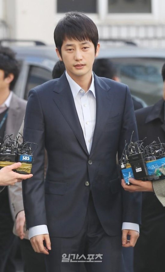 俳優パク・シフ