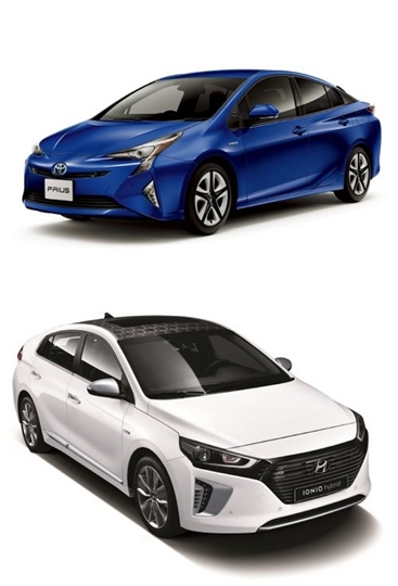 韓国トヨタの「新型プリウス」（上）と現代自動車の「アイオニック（下）