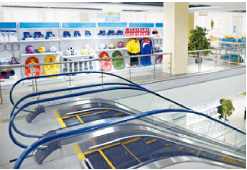 蒼光商店内に設置されたエスカレーター（写真＝朝鮮の今日）