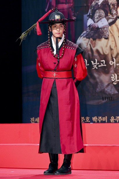 ２７日、ソウル上岩洞ＭＢＣ新社屋公開ホールで開かれた特別企画ドラマ『獄中花』制作発表会に登場した俳優チェ・テジュン。