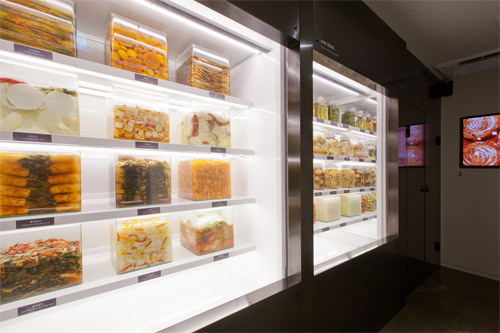 仁寺洞（インサドン）の「ミュージアムキムチ間」は韓国の大手食品メーカー「プルムウォン」が運営する、キムチについて楽しく学べる空間です。梅雨シーズンも韓国旅行を存分に楽しんでください！