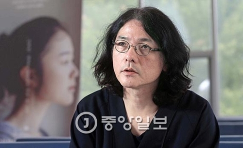 ２８日ソウル建国（コングク）大学でこの日に封切りした映画『リップヴァンウィンクルの花嫁』について説明する岩井俊二監督。
