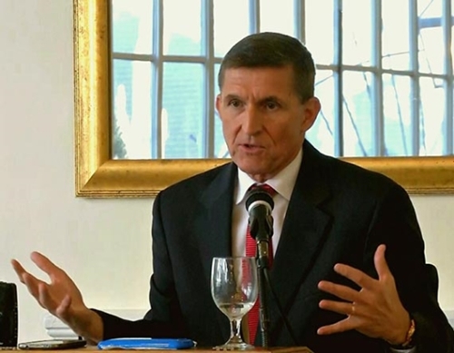 マイケル・フリン元米国防情報局（ＤＩＡ）局長は、韓国の核武装などに関し、「トランプはすべてのオプションを再評価するだろう」と述べた。