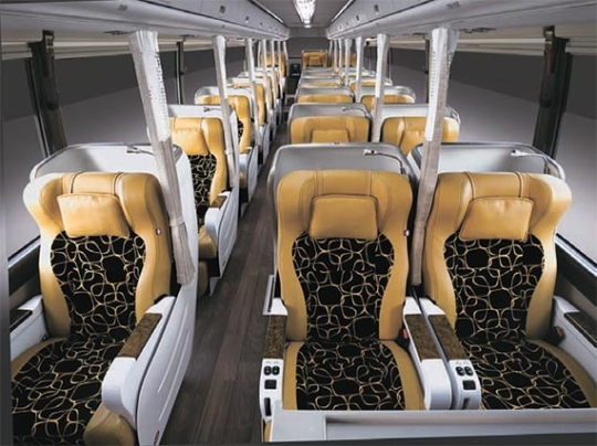 プレミアム高速バス「ユニバースプレステージ」（写真＝現代・起亜車）