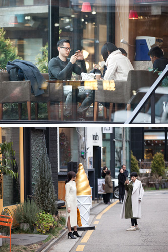 冬のカロスキル散策の際には、話題のカフェでおいしいデザートを楽しんでみてください。