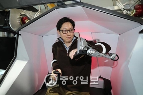 韓国の技術で開発した人体感応型ロボット メソッド ２ ２ Joongang Ilbo 中央日報