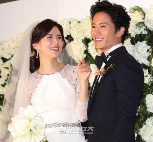 ｒａｉｎ キム テヒ 夫婦を抜いた芸能人ベスト夫婦１位は Joongang Ilbo 中央日報