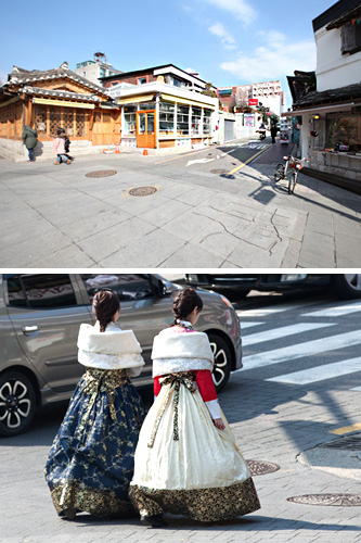 少しずつ暖かくなってきた韓国。韓国の伝統的な街並みが息づく三清洞（サムチョンドン）では、韓国の伝統衣装・韓服（ハンボッ）を着て街歩きを楽しむ人が増えて来ました。