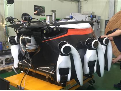 海底歩行ロボットのクラブスターＣＲ６０００（写真提供＝海洋水産部）