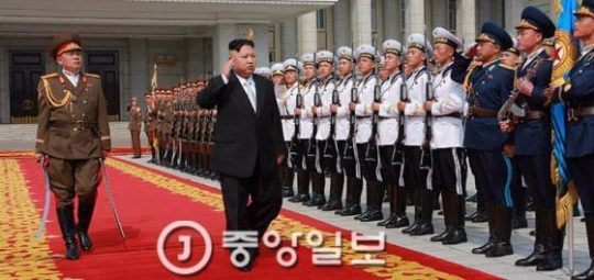 北朝鮮の金正恩労働党委員長が１５日に閲兵式に参加した。（写真＝中央フォト）