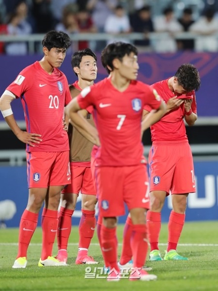 ｕ ２０ｗ杯 韓国 ８強進出に失敗 止まらない涙 Joongang Ilbo 中央日報