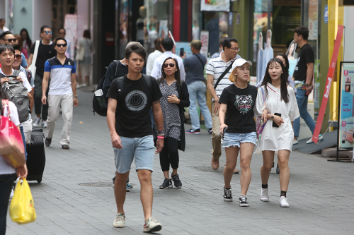 日差しが強くなる午後は、帽子やサングラスがお役立ち！