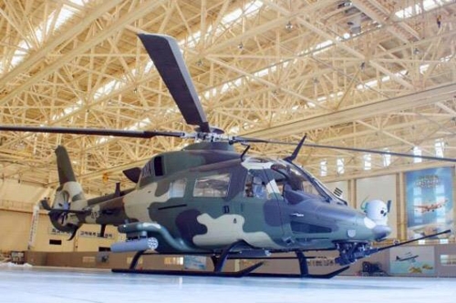 韓国産小型武装ヘリコプター試作１号機の模型（写真提供＝防衛事業庁）