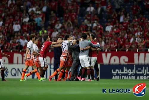 サッカー ａｆｃ 浦和と乱闘騒ぎ起こした済州の選手２人の懲戒軽減 Joongang Ilbo 中央日報