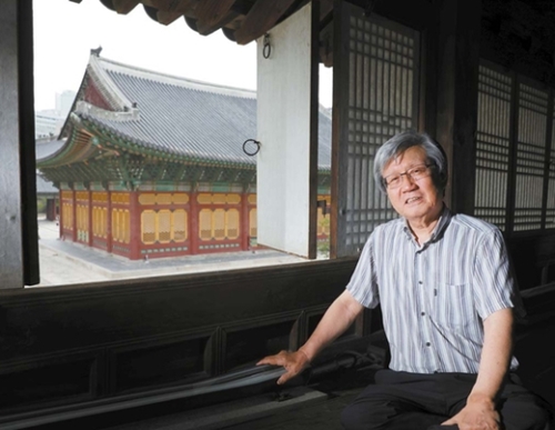 大韓帝国の本宮だった徳寿宮昔御堂２階で、李泰鎮ソウル大教授が「１１０年余り前、大韓帝国侵略を世界が違法だと判定した」と説明している。