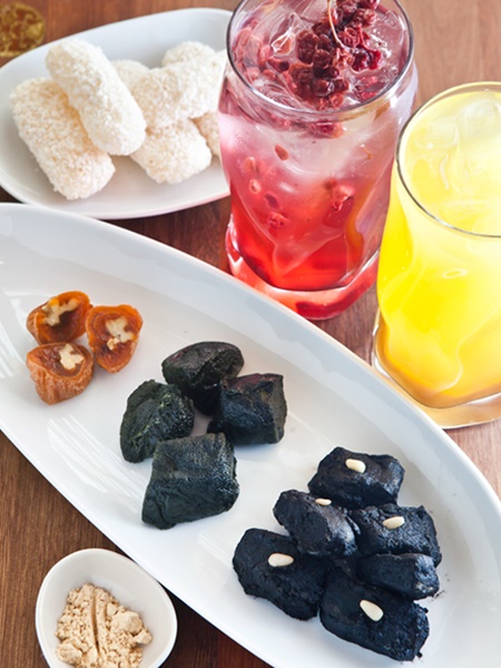 コンサート後の打ち上げにおすすめの「ＢＨＣチキン 芳夷（パンイ）店」。「オリンピック公園」南２門から徒歩１２分とやや距離がありますが、コンサートの余韻に浸りつつ「チメッ（チキン＋ビール）」を堪能できます。地下鉄５号線オリンピック公園駅から１駅の芳夷駅が最寄駅です。