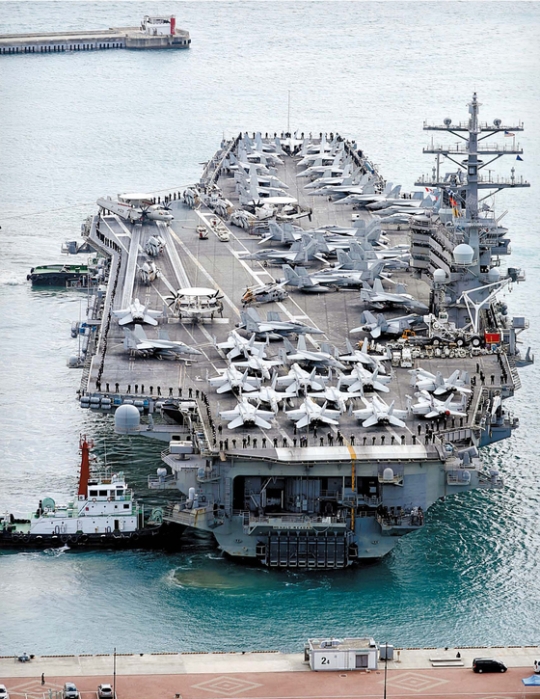 韓米合同訓練終えた原子力空母「ロナルド・レーガン」 | Joongang Ilbo