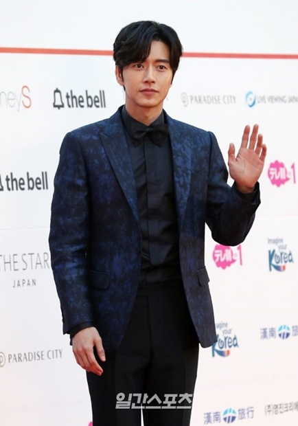 １５日、ソウル松坡区蚕室室内体育館で開かれた「２０１７　Ａｓｉａ　Ａｓｒｔｉｓｔ　Ａｗａｒｄｓ」に登場した俳優のパク・ヘジン。