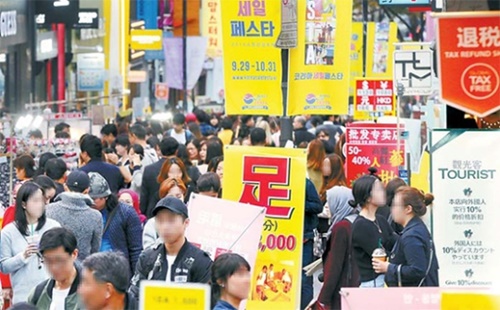 昨年１０月のソウル明洞の様子。（写真＝中央フォト）