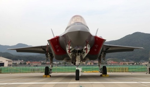 １０月１６日、ソウル国際航空宇宙および防衛産業展示会で展示されたＦ－３５Ａ戦闘機。