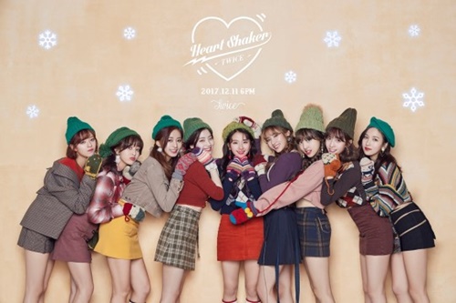 ＴＷＩＣＥ（写真＝ＪＹＰエンターテインメント）