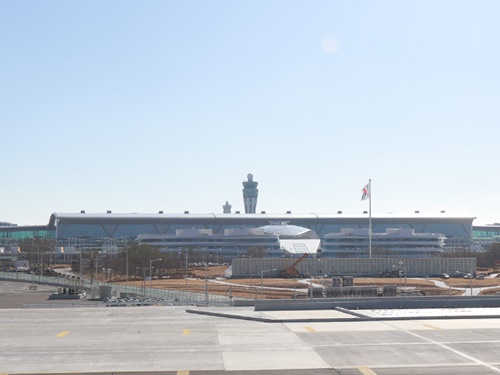 オリンピック・パラリンピック開催期間中は、仁川国際空港第２旅客ターミナル（１月１８日オープン予定）に新設される仁川国際空港第２ターミナル駅が始発駅となります。