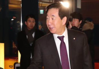 自由韓国党の金聖泰院内代表。