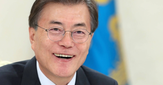 大統領 ムン 韓国 ムン大統領支持率29％