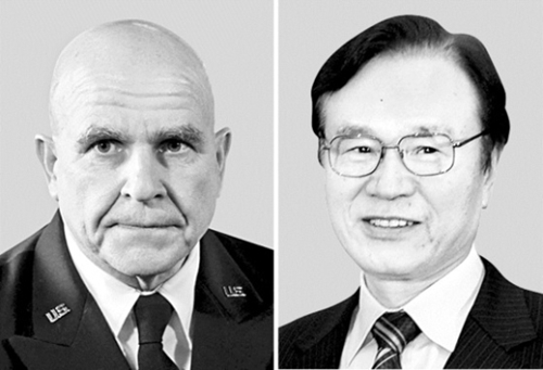 マクマスター米大統領補佐官（ＮＳＣ）補佐官、谷内正太郎国家安全保障局長（中央フォト）