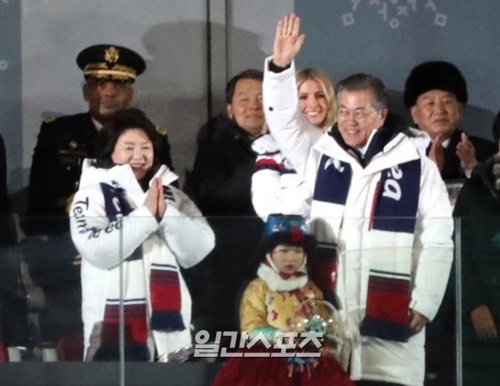 平昌冬季五輪の閉会式に参加した韓国の文在寅大統領