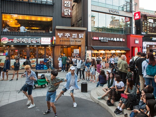 ｎｏｗ ソウル 初夏の夕暮れは 弘大 歩きたい通り をぶらり Joongang Ilbo 中央日報