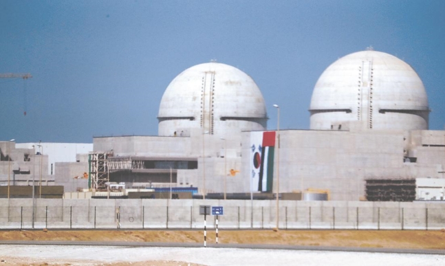 アラブ首長国連邦（ＵＡＥ）バラカ原発は韓国が輸出した最初の原子力発電所。今年３月に１号機が完工した。（中央フォト）