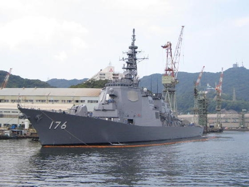 日本のイージス艦「ちょうかい」（中央フォト）