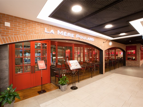 お買い物中にお腹がすいたら、グルメモール「ＦＡＭＩＬＬＥ　ＳＴＡＴＩＯＮ（パミエステーション）」がオススメ！有名グルメ店からおしゃれカフェまで、目移りしてしまうラインナップです。