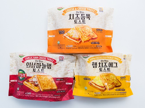ハムやチーズが入った定番のものから、ピザ味、ブルコギ味など種類豊富。袋を少し開け、電子レンジで４０秒（１０００Ｗ）温めていただきます。（ロッテフード、セブンイレブンで購入可能、写真は一部種類のみ）