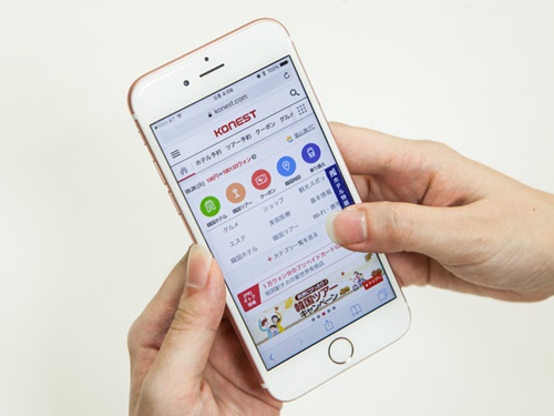 主な原因は、スマホに使われているリチウムイオンバッテリーにあり。低温下では、動作に必要な電圧の降下により、スマホがシャットダウンしてしまいます。また、電池保護のため、電力供給を小さくするよう制御される場合もあるようです。