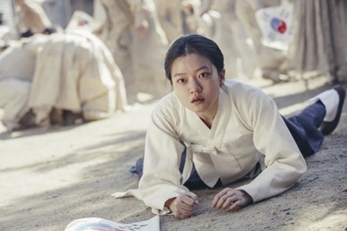 映画『抗拒：ユ・グァンスン物語』で熱演している女優のコ・アソン
